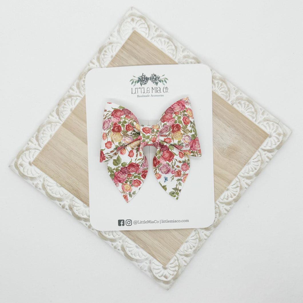 Spring Roses Marie Clip