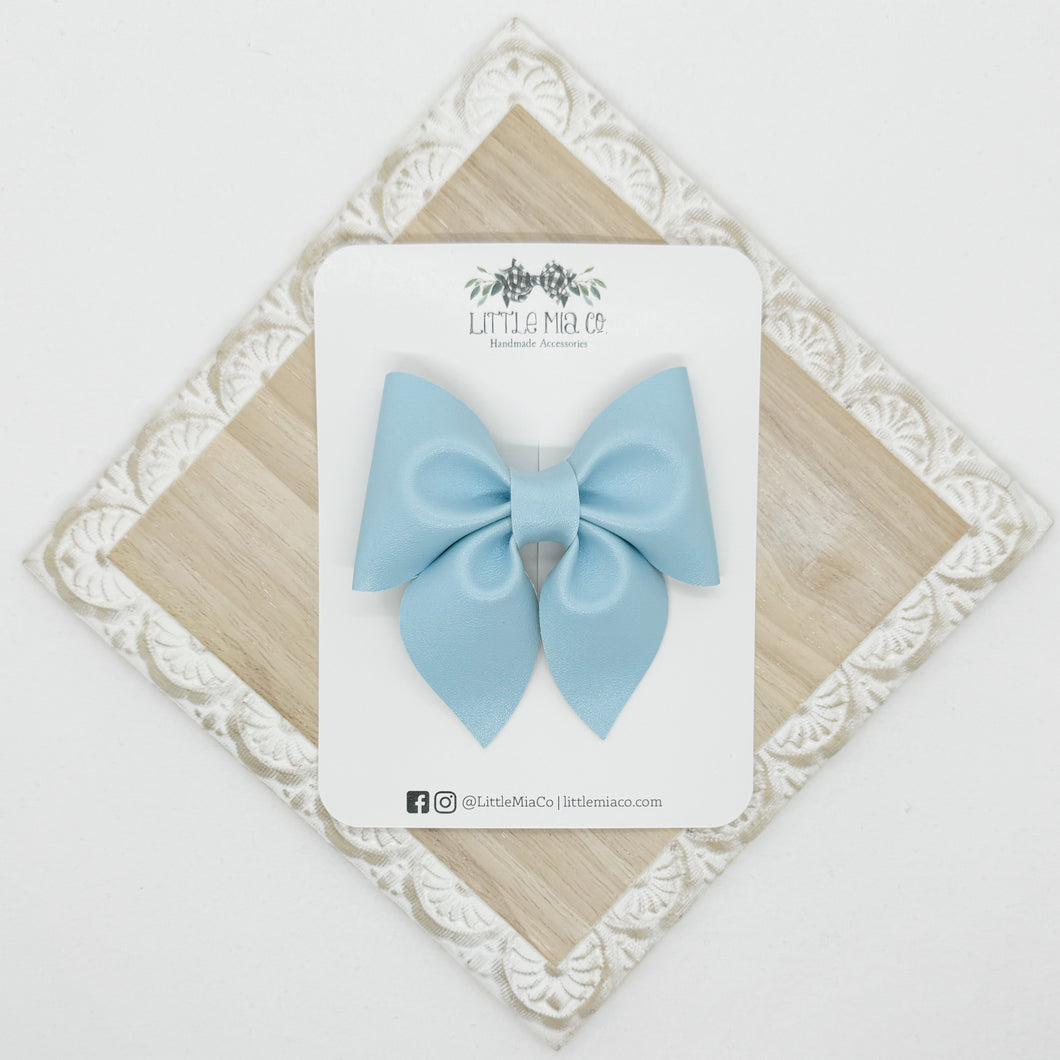 Light Blue Marie Clip