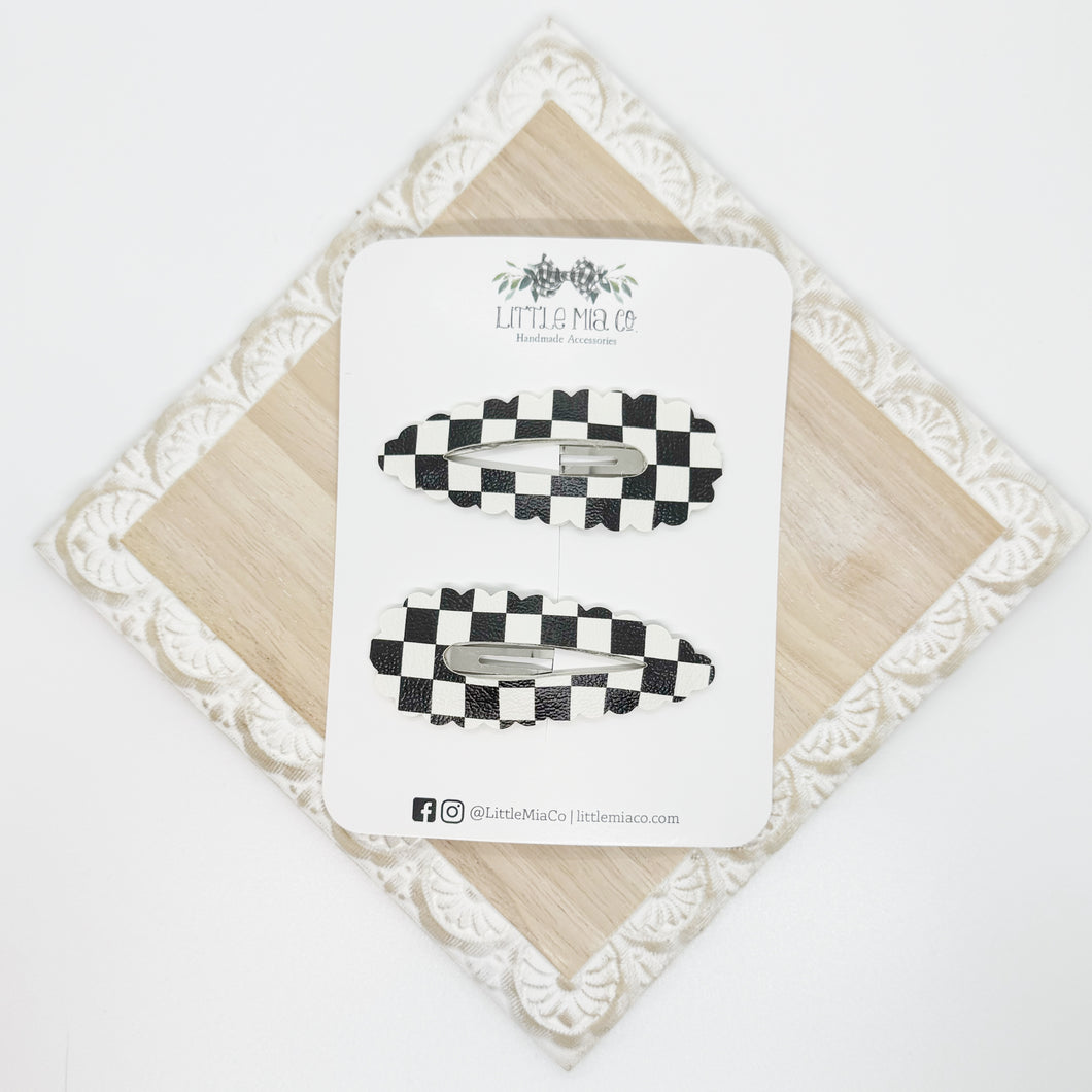 Black and White Check Scalloped Snap Clip Duo