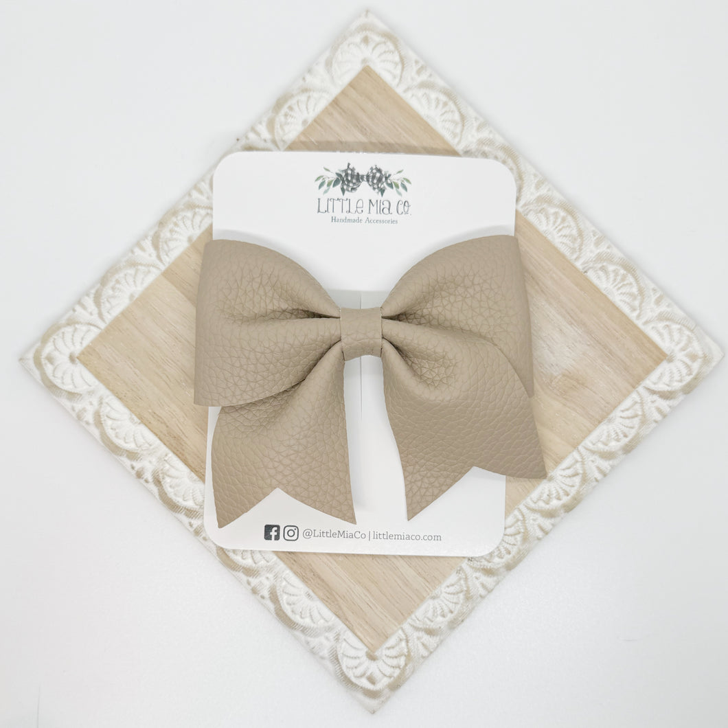 Tan Pebbled Cheer Clip