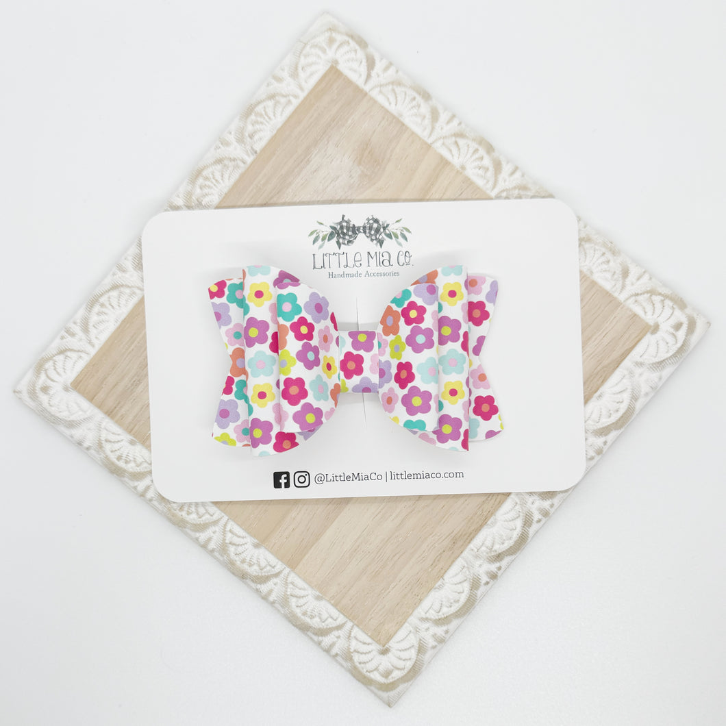 Colorful Daisy Chloe Clip