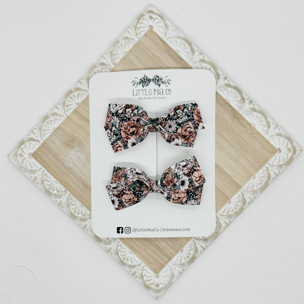 Peachy Grey Floral Lou Piggy Clips