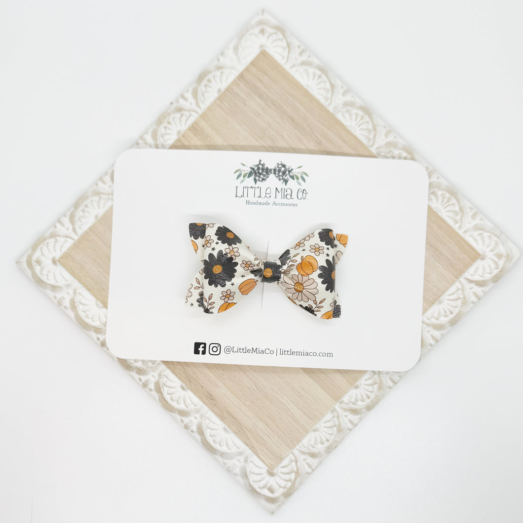 Pumpkin Floral Sutton Clip