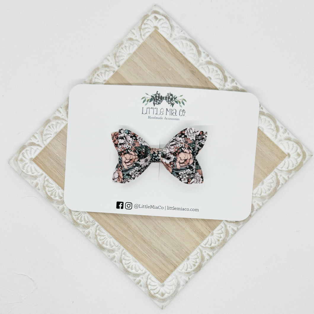 Peachy Grey Floral Sutton Clip